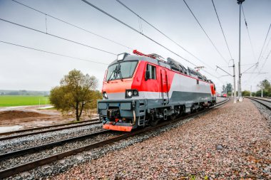 Modern Rus lokomotifi ülke alanına gidiyor