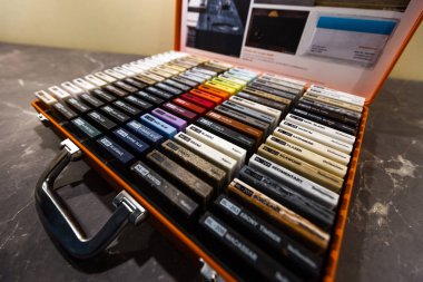 Küçük renkli örnek panoları. tonlu görüntü tasarımı - mobilya kartlarla renkli setleri için