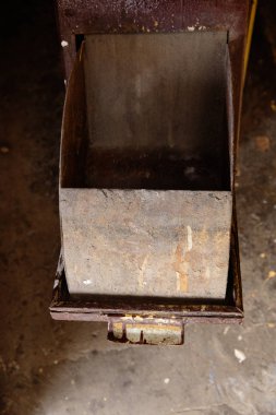 Eski çöp paraşüt ile ucuz apart - daire bina oluğuna daireler Sovyet bloğu içinde