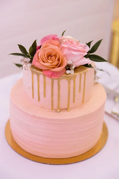 Γαμήλια τούρτα στο οικολογικό φυσικό στυλ closeup και γλυκό — Φωτογραφία Αρχείου