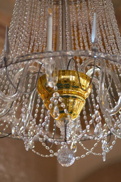 Lampe palais vintage en cristal incroyable avec noyau doré — Photo