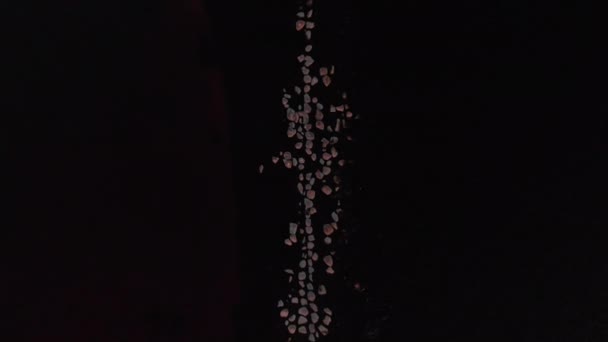 Vue aérienne de dessus au-dessus de la formation rocheuse pendant le coucher du soleil - Magnifique motif parfait avec mouvement de caméra cinématographique professionnelle à l'aide du filtre ND 