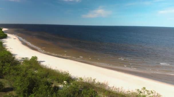 Flyg flyger över vackra vita paradiset sandstranden i Lettland och Östersjön Gulf — Stockvideo