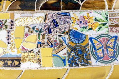 Parc Guell, Barselona, İspanya, dekoratif karo-parça mozaik