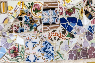 Parc Guell, Barselona, İspanya, dekoratif karo-parça mozaik