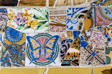 Parc Guell, Barselona, İspanya, dekoratif karo-parça mozaik