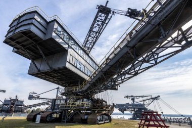 Terkedilmiş linyit dev Ekskavatör açık döküm Ferropolis - şehir demir, Stadt aus Eisen, Sachsen-Anhalt, Almanya