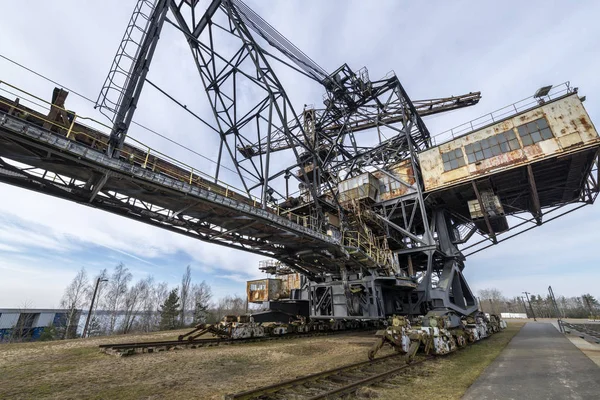 大型挖掘机在废弃褐煤露天 Ferropolis 铁城市 莫斯丹塔澳大利亚艾森 Sachsen 安哈尔特 — 图库照片