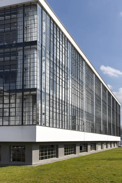 Dessau Alemania Marzo 2018 Emblemático Edificio Escuela Arte Bauhaus Diseñado — Foto de Stock