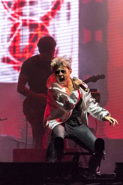 Varşova, Polonya - 19 Ağustos 2017: Maria Peszek Varşova 2017 Meskie Granie konser sırasında sahne alanı'nda canlı gerçekleştirir. Meskie Granie (Mens oynayan) konser Polonya'da en iyi Lehçe Müzik sanatçılarının önde gelen üst olaylardan biri vardır.