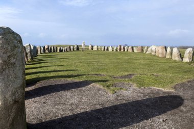 Ales taşlar, Skane, İsveç'te megalitik anıt heybetli