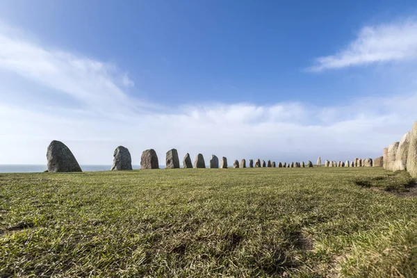 Ales kamienie, nakładające megalitycznych pomnik w Skane, Szwecja — Zdjęcie stockowe