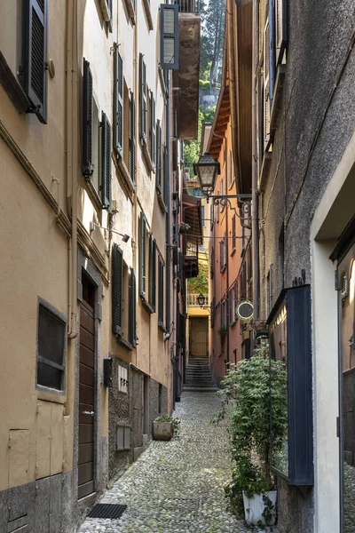 イタリア コモ湖 北イタリアでベラージオの町の狭い通り — ストック写真
