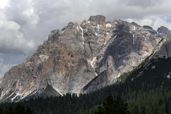 春の山 パノラマ イタリアのアルプスの山々 ドロミテ アルプス イタリア トレンティーノ アルト アディジェ州 — ストック写真