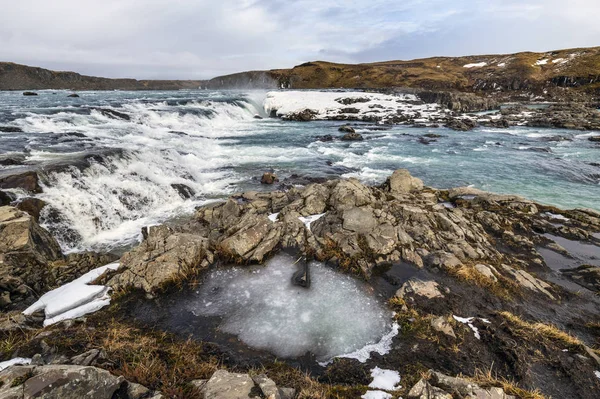 乌里达福斯 冬季冰岛最丰富的瀑布 — 图库照片