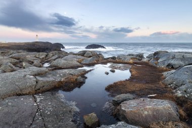 Stokksnes pelerinüzerinde deniz feneri 