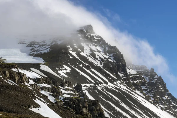 Vestrahorn mountain in island. — Stockfoto