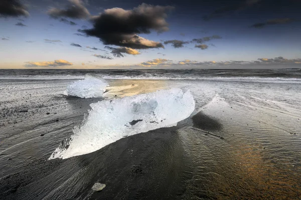 Spiaggia di diamante, Jokulsarlon, Islanda . — Foto Stock