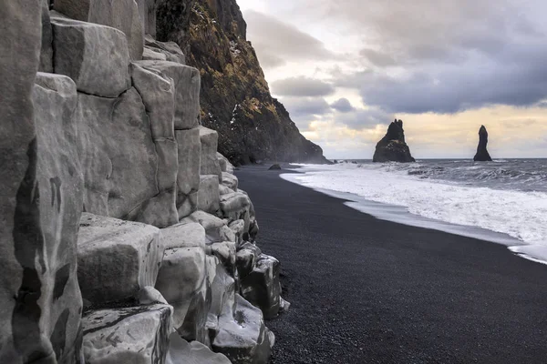 Reynisfjara strand Dél-Izland — Stock Fotó