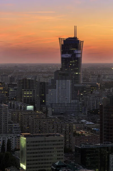 Warschau centrum tijdens de nacht, Polen — Stockfoto