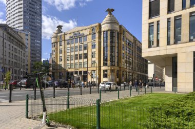 Varşova'da kartallarla ev