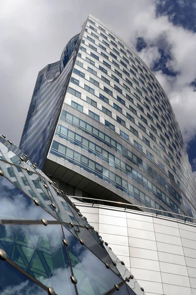 Moderne Architektur in der Warschauer Innenstadt — Stockfoto