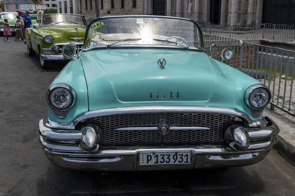 Traditionell gammal Vintage taxi i Havanna — Stockfoto