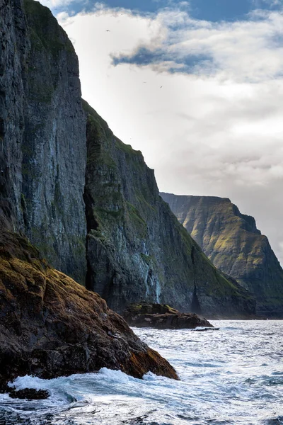 Mar Rochoso Falésias Vestmanna Nas Ilhas Faroé Dinamarca — Fotografia de Stock