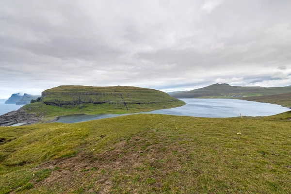 Sorvagsvatn Göl Kayalıkları Atlantik Okyanusu Ndaki Faroe Adaları Danimarka — Stok fotoğraf
