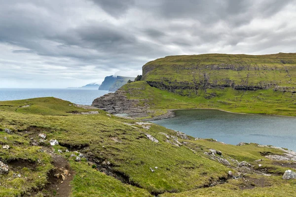 Klippen Des Sorvagsvatn Sees Färöer Inseln Atlantik Dänemark — Stockfoto