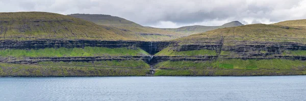 Fossa Największy Wodospad Wyspach Owczych Panorama Widok Dużej Odległości Dania — Zdjęcie stockowe