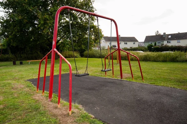 Sallanır oyun parkı üzerinde