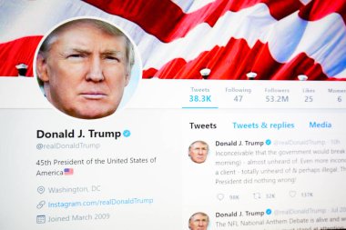 Brussels, Belçika - 21 Temmuz 2018: Donald J. Trump, 45 Cumhurbaşkanı ABD Resmi twitter sayfası.