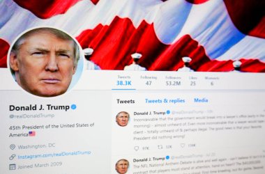 Brussels, Belçika - 21 Temmuz 2018: Donald J. Trump, 45 Cumhurbaşkanı ABD Resmi twitter sayfası.