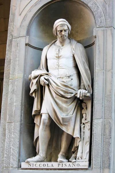 Флоренция Италия Августа 2018 Года Статуя Николы Пизано Итальянского Скульптора — стоковое фото