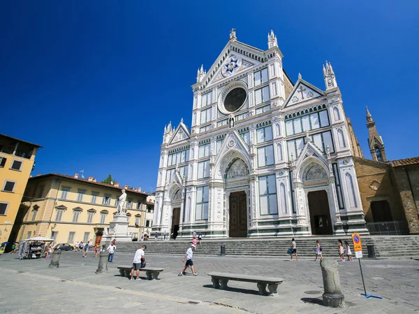 Florence, İtalya - 9 Ağustos 2018: Floransa, İtalya Basilica Santa Croce, cephe.