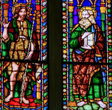 Florence, İtalya - 9 Ağustos 2018: vitray, Basilica Santa St John the Baptist ve St Matthew Evangelist tasvir Croce, Florence, İtalya,