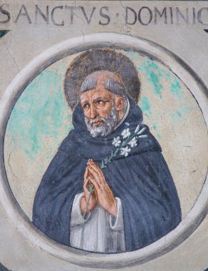 San Gimignano, İtalya - 11 Temmuz 2017: Saint Dominic, açık havada içinde kilise, Sant Agostino (St Augustine), San Gimignano, Toskana, İtalya'nın en eski kiliselerinden biri