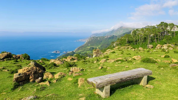 Bänk Utsiktsplats Det Vackra Kustlandskapet Nära Cedeira Galicien Spanien Denna — Stockfoto