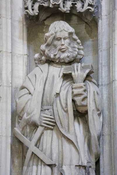 Oviedo Spain July 2014 Statue Saint Andrew Andreas Cathedral Oviedo — Stock Photo, Image