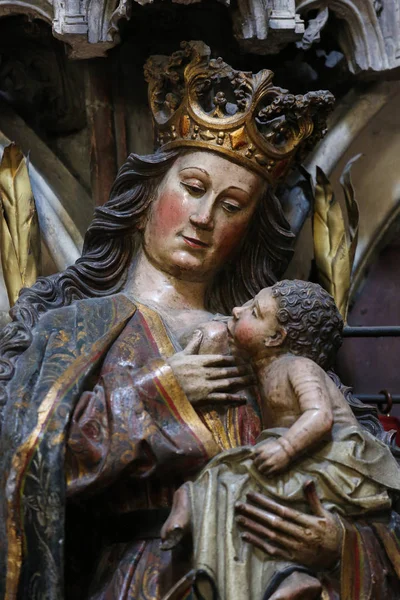 Oviedo Spanyolország 2014 Július Szobor Madonna Gyermek Vagy Mary Anya — Stock Fotó