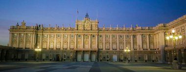 Plaza de la Armiria Royal Palace of Madrid (Palacio Real de Madrid) İspanya Madrid şehir üzerinde üzerinden görüntülemek.
