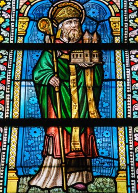 Spa, Belçika - 19 Temmuz 2009: vitray Saint Robert Spa, Valonya, Belçika katedral içinde tasvir.