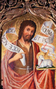 Monaco - 13 Kasım 2018: Saint John Baptist ve St Nicolas (1500) mihrabını üzerinde Agnus Dei Monaco katedralde boyama