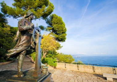 Monaco - 13 Kasım 2018: Heykel Prens Albert Monako St Martin bahçelerde bir denizci olarak ben. Albert Monako Prensliği 1889 ile 1922 arasındaki hükümdarı oldu.