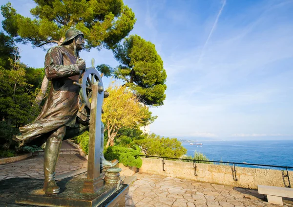 Monaco - 13 Kasım 2018: Heykel Prens Albert Monako St Martin bahçelerde bir denizci olarak ben. Albert Monako Prensliği 1889 ile 1922 arasındaki hükümdarı oldu.