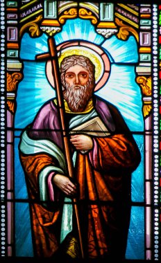 Antibes, Fransa - 16 Kasım 2018: vitray kilise Antibes, Saint Philip Havari tasvir eden Fransa,