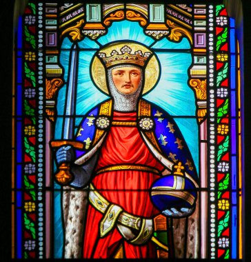 Antibes, Fransa - 16 Kasım 2018: vitray kilise Antibes, Saint Ferdinand tasvir eden Fransa,