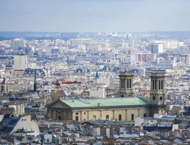 St Vincent Kilisesi ile Paris'in merkezinde havadan görünümü
