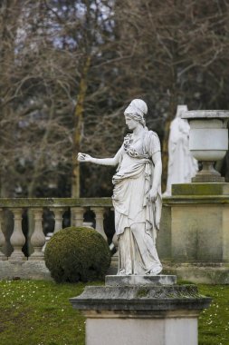 Jardin du Luxembourg'daki Minerva Heykeli, Paris, Fransa